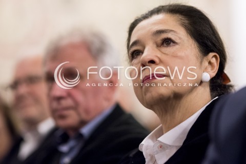  07.11.2017 GDANSK<br />GDANSKIE DEBATY OBYWATELSKIE Z OKAZJI STULECIA ODZYSKANIA NIEPODLEGLOSCI<br />DEBATA Z ADAMEM MICHNIKIEM NA TEMAT NAJWAZNIEJSZYCH PROBLEMOW POLSKI W LATACH 1918/1989<br />N/Z MALGORZATA CHMIEL<br /> 