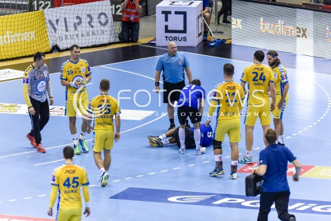  07.11.2017 GDANSK<br />
PILKA RECZNA - PGNIG SUPERLIGA MEZCZYZN SEZON 2017/2018<br />
MECZ WYBRZEZE GDANSK - PGE VIVE KIELCE<br />
N/Z RAMON OLIVEIRA KONTUZJA<br />
 