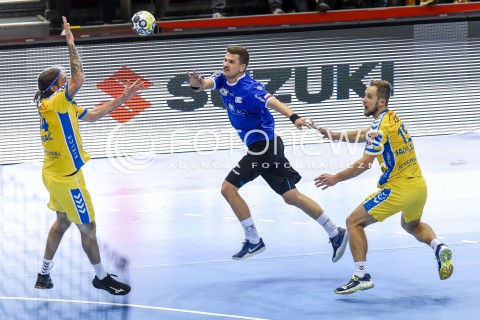  07.11.2017 GDANSK<br />
PILKA RECZNA - PGNIG SUPERLIGA MEZCZYZN SEZON 2017/2018<br />
MECZ WYBRZEZE GDANSK - PGE VIVE KIELCE<br />
N/Z DEAN BOMBAC JACEK SULEJ MATEUSZ JACHLEWSKI<br />
 