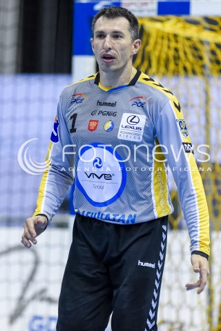  07.11.2017 GDANSK<br />PILKA RECZNA - PGNIG SUPERLIGA MEZCZYZN SEZON 2017/2018<br />MECZ WYBRZEZE GDANSK - PGE VIVE KIELCE<br />N/Z SLAWOMIR SZMAL<br /> 