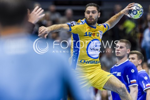  07.11.2017 GDANSK<br />PILKA RECZNA - PGNIG SUPERLIGA MEZCZYZN SEZON 2017/2018<br />MECZ WYBRZEZE GDANSK - PGE VIVE KIELCE<br />N/Z BLAZ JANC<br /> 