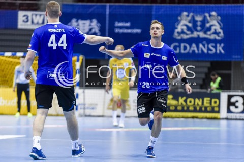  07.11.2017 GDANSK<br />PILKA RECZNA - PGNIG SUPERLIGA MEZCZYZN SEZON 2017/2018<br />MECZ WYBRZEZE GDANSK - PGE VIVE KIELCE<br />N/Z KAMIL ADAMCZYK WOJCIECH PRYMLEWICZ<br /> 