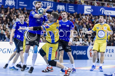  07.11.2017 GDANSK<br />PILKA RECZNA - PGNIG SUPERLIGA MEZCZYZN SEZON 2017/2018<br />MECZ WYBRZEZE GDANSK - PGE VIVE KIELCE<br />N/Z MICHAL BEDNAREK JULEN AGUINAGALDE<br /> 