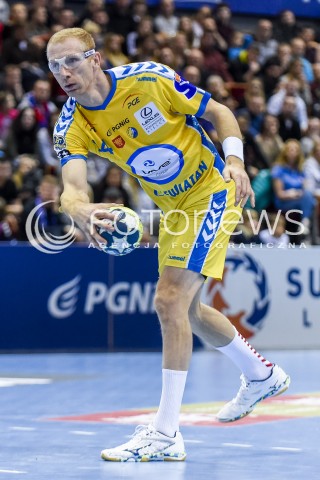  07.11.2017 GDANSK<br />PILKA RECZNA - PGNIG SUPERLIGA MEZCZYZN SEZON 2017/2018<br />MECZ WYBRZEZE GDANSK - PGE VIVE KIELCE<br />N/Z KAROL BIELECKI<br /> 