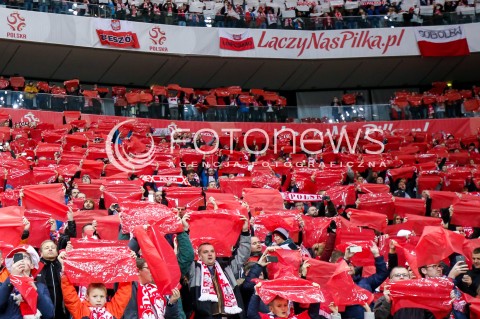  10.11.2017 WARSZAWA STADION NARODOWY <br />PILKA NOZNA REPREZENTACJA MECZ TOWARZYSKI<br />Football Friendly match <br />MECZ POLSKA - URUGWAJ ( Poland - URUGUAY ) <br />N/Z KIBICE DOPING EMOCJE BIALO CZERWONE BARWY KARTONIADA<br /> 