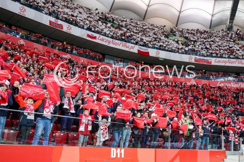  10.11.2017 WARSZAWA STADION NARODOWY <br />PILKA NOZNA REPREZENTACJA MECZ TOWARZYSKI<br />Football Friendly match <br />MECZ POLSKA - URUGWAJ ( Poland - URUGUAY ) <br />N/Z KIBICE DOPING EMOCJE BIALO CZERWONE BARWY KARTONIADA<br /> 