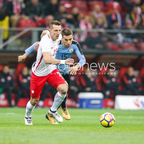  10.11.2017 WARSZAWA STADION NARODOWY <br />PILKA NOZNA REPREZENTACJA MECZ TOWARZYSKI<br />Football Friendly match <br />MECZ POLSKA - URUGWAJ ( Poland - URUGUAY ) <br />N/Z KAMIL WILCZEK MATIAS VECINO <br /> 