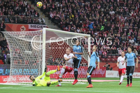  10.11.2017 WARSZAWA STADION NARODOWY <br />PILKA NOZNA REPREZENTACJA MECZ TOWARZYSKI<br />Football Friendly match <br />MECZ POLSKA - URUGWAJ ( Poland - URUGUAY ) <br />N/Z KAMIL GLIK MARTIN SILVA MAURICIO LEMOS <br /> 
