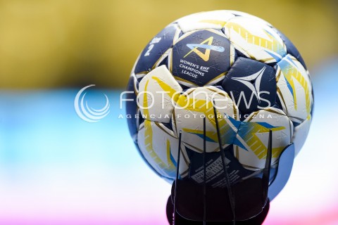  10.11.2017 GDYNIA<br />EHF LIGA MISTRZYN W PILCE RECZNEJ KOBIET SEZON 2017/2018<br />EFH WOMENS HANDBALL CHAMPIONS LEAGUE SEASON 2017/2018<br />MECZ VISTAL GDYNIA - NYKOBING FALSTER<br />N/Z OFICJALNA PILKA EHF LIGI MISTRZOW KOBIET OFFICIAL BALL WOMENS EHF CHAMPIONS LEAGUE<br /> 