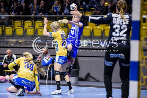  10.11.2017 GDYNIA<br />EHF LIGA MISTRZYN W PILCE RECZNEJ KOBIET SEZON 2017/2018<br />EFH WOMENS HANDBALL CHAMPIONS LEAGUE SEASON 2017/2018<br />MECZ VISTAL GDYNIA - NYKOBING FALSTER<br />N/Z ANGELICA WALLEN MAGDALENA STANULEWICZ CECILIE GREVE<br /> 