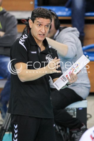  11.11.2017 RZESZOW POLAND<br />SIATKOWKA LIGA MISTRZYN <br />2018 CEV VOLLEYBALL CHAMPIONS LEAGUE - WOMEN <br />MECZ DEVELOPRES SKYRES RZESZOW - NOVA KBM BRANIK MARIBOR<br />N/Z LORENZO MICELLI - I TRENER ( HEAD COACH ) SYLWETKA <br /> 