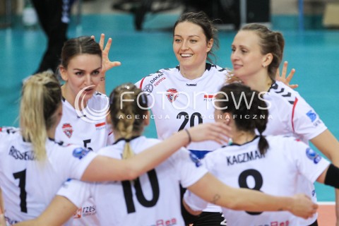  11.11.2017 RZESZOW POLAND<br />SIATKOWKA LIGA MISTRZYN <br />2018 CEV VOLLEYBALL CHAMPIONS LEAGUE - WOMEN <br />MECZ DEVELOPRES SKYRES RZESZOW - NOVA KBM BRANIK MARIBOR<br />N/Z JELENA BLAGOJEVIC MONIKA PTAK MAGDALENA HAWRYLA <br /> 