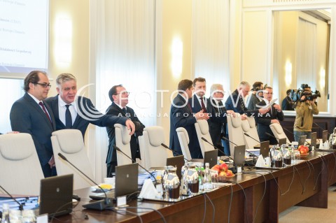  14.11.2017 WARSZAWA <br />POSIEDZENIE RADY MINISTROW <br />N/Z MINISTROWIE RADA MINISTROW KRZYSZTOF JURGIEL MAREK GROBARCZYK MARIUSZ KAMINSKI<br /> 