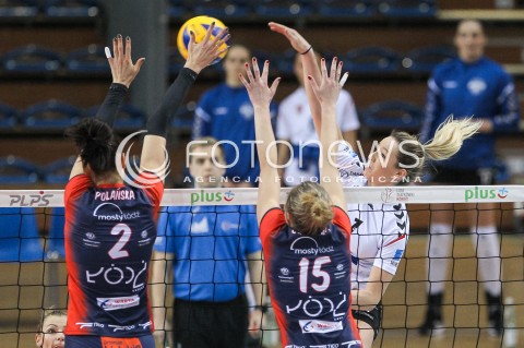  15.11.2017 RZESZOW <br />SIATKOWKA LIGA SIATKOWKI KOBIET LSK 2017/2018 WOMEN VOLLEYBALL POLAND POLISH LEAGUE <br />MECZ DEVELOPRES SKYRES RZESZOW - GROT BUDOWLANI LODZ <br />N/Z HELENE ROUSSEAUX <br /> 