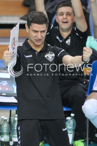  15.11.2017 RZESZOW <br />SIATKOWKA LIGA SIATKOWKI KOBIET LSK 2017/2018 WOMEN VOLLEYBALL POLAND POLISH LEAGUE <br />MECZ DEVELOPRES SKYRES RZESZOW - GROT BUDOWLANI LODZ <br />N/Z LORENZO MICELLI - I TRENER ( HEAD COACH ) SYLWETKA RADOSC EMOCJE <br /> 