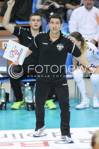  15.11.2017 RZESZOW <br />SIATKOWKA LIGA SIATKOWKI KOBIET LSK 2017/2018 WOMEN VOLLEYBALL POLAND POLISH LEAGUE <br />MECZ DEVELOPRES SKYRES RZESZOW - GROT BUDOWLANI LODZ <br />N/Z LORENZO MICELLI - I TRENER ( HEAD COACH ) SYLWETKA <br /> 
