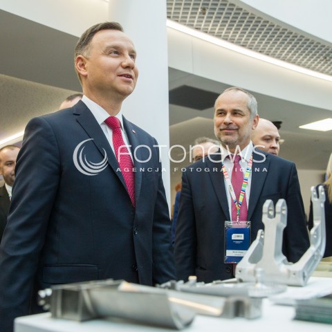  17.11.2017 JASIONKA CENTRUM WYSTAWIENNICZO - KONGRESOWE<br />KONGRES590 <br />ZWIEDZANIE PRZEZ PREZYDENTA RP STOISK LAUREATOW POPRZEDNIEJ EDYCJI NAGRODY PREZYDENTA <br />N/Z PREZYDENT RP ANDRZEJ DUDA MAREK BUJNY FIRMA ULTRATECH<br /> 