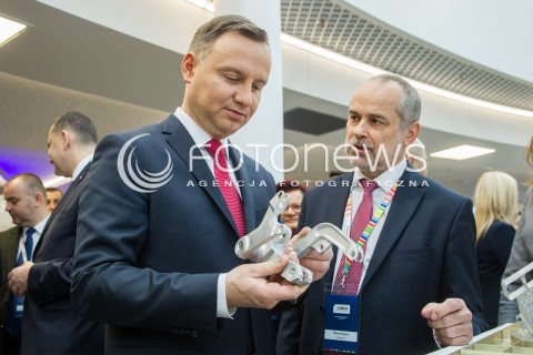  17.11.2017 JASIONKA CENTRUM WYSTAWIENNICZO - KONGRESOWE<br />KONGRES590 <br />ZWIEDZANIE PRZEZ PREZYDENTA RP STOISK LAUREATOW POPRZEDNIEJ EDYCJI NAGRODY PREZYDENTA <br />N/Z PREZYDENT RP ANDRZEJ DUDA MAREK BUJNY FIRMA ULTRATECH<br /> 