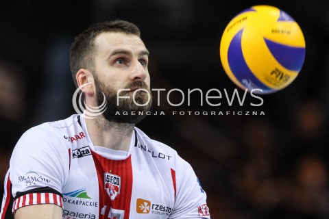  18.11.2017 RZESZOW <br />SIATKOWKA PLUS LIGA 2017/2018 MEN VOLLEYBALL POLAND POLISH PLUSLIGA LEAGUE SEASON 2017/2018 <br />MECZ ASSECO RESOVIA RZESZOW - CERRAD CZARNI RADOM <br />N/Z MARCIN MOZDZONEK SYLWETKA <br /> 