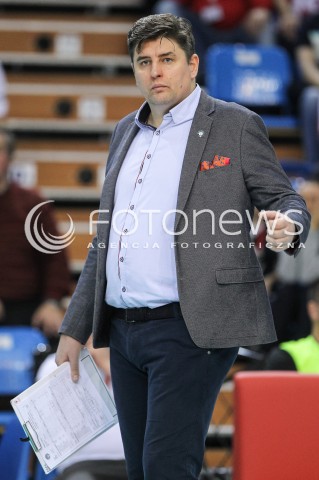  18.11.2017 RZESZOW <br />SIATKOWKA PLUS LIGA 2017/2018 MEN VOLLEYBALL POLAND POLISH PLUSLIGA LEAGUE SEASON 2017/2018 <br />MECZ ASSECO RESOVIA RZESZOW - CERRAD CZARNI RADOM <br />N/Z ROBERT PRYGIEL - I TRENER ( HEAD COACH ) SYLWETKA <br /> 