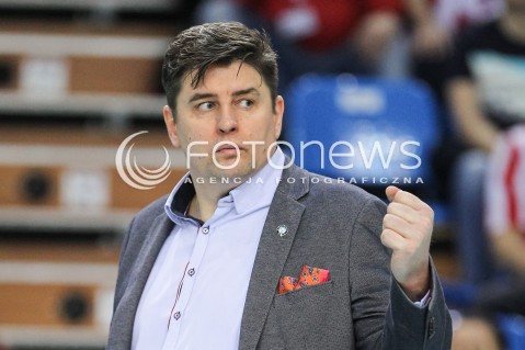  18.11.2017 RZESZOW <br />SIATKOWKA PLUS LIGA 2017/2018 MEN VOLLEYBALL POLAND POLISH PLUSLIGA LEAGUE SEASON 2017/2018 <br />MECZ ASSECO RESOVIA RZESZOW - CERRAD CZARNI RADOM <br />N/Z ROBERT PRYGIEL - I TRENER ( HEAD COACH ) SYLWETKA <br /> 
