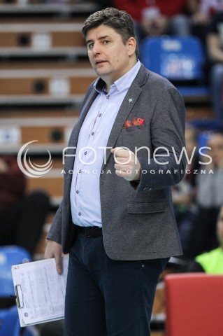  18.11.2017 RZESZOW <br />SIATKOWKA PLUS LIGA 2017/2018 MEN VOLLEYBALL POLAND POLISH PLUSLIGA LEAGUE SEASON 2017/2018 <br />MECZ ASSECO RESOVIA RZESZOW - CERRAD CZARNI RADOM <br />N/Z ROBERT PRYGIEL - I TRENER ( HEAD COACH ) SYLWETKA RADOSC EMOCJE <br /> 