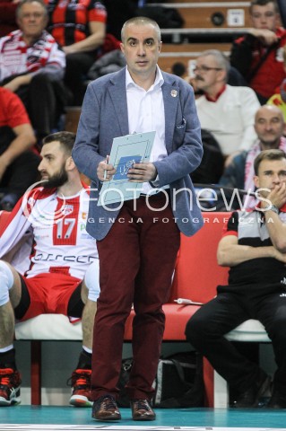  18.11.2017 RZESZOW <br />SIATKOWKA PLUS LIGA 2017/2018 MEN VOLLEYBALL POLAND POLISH PLUSLIGA LEAGUE SEASON 2017/2018 <br />MECZ ASSECO RESOVIA RZESZOW - CERRAD CZARNI RADOM <br />N/Z ROBERTO SERNIOTTI - I TRENER ( HEAD COACH ) SYLWETKA <br /> 
