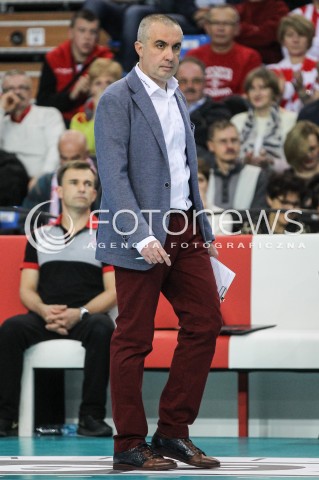  18.11.2017 RZESZOW <br />SIATKOWKA PLUS LIGA 2017/2018 MEN VOLLEYBALL POLAND POLISH PLUSLIGA LEAGUE SEASON 2017/2018 <br />MECZ ASSECO RESOVIA RZESZOW - CERRAD CZARNI RADOM <br />N/Z ROBERTO SERNIOTTI - I TRENER ( HEAD COACH ) SYLWETKA <br /> 