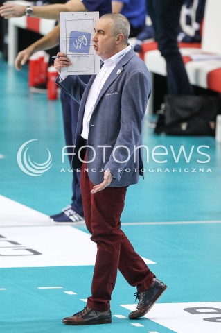  18.11.2017 RZESZOW <br />SIATKOWKA PLUS LIGA 2017/2018 MEN VOLLEYBALL POLAND POLISH PLUSLIGA LEAGUE SEASON 2017/2018 <br />MECZ ASSECO RESOVIA RZESZOW - CERRAD CZARNI RADOM <br />N/Z ROBERTO SERNIOTTI - I TRENER ( HEAD COACH ) SYLWETKA <br /> 
