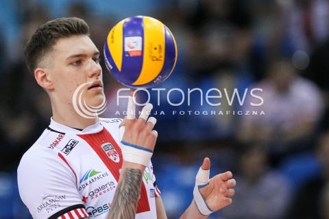  18.11.2017 RZESZOW <br />SIATKOWKA PLUS LIGA 2017/2018 MEN VOLLEYBALL POLAND POLISH PLUSLIGA LEAGUE SEASON 2017/2018 <br />MECZ ASSECO RESOVIA RZESZOW - CERRAD CZARNI RADOM <br />N/Z BARTLOMIEJ LEMANSKI SYLWETKA <br /> 