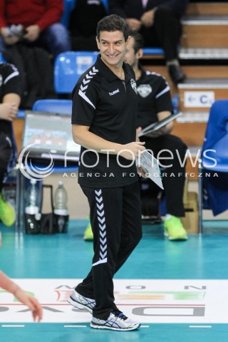  19.11.2017 RZESZOW <br />SIATKOWKA LIGA SIATKOWKI KOBIET LSK 2017/2018 WOMEN VOLLEYBALL POLAND POLISH LEAGUE <br />MECZ DEVELOPRES SKYRES RZESZOW - IMPEL WROCLAW <br />N/Z LORENZO MICELLI - I TRENER ( HEAD COACH ) RADOSC EMOCJE SYLWETKA <br /> 