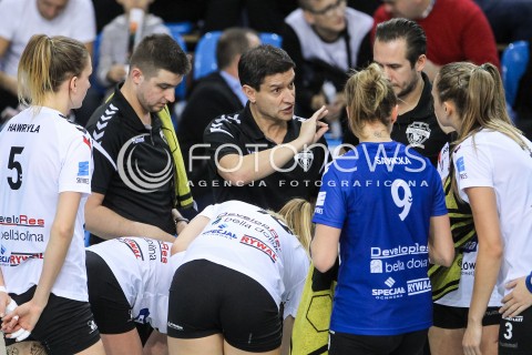  19.11.2017 RZESZOW <br />SIATKOWKA LIGA SIATKOWKI KOBIET LSK 2017/2018 WOMEN VOLLEYBALL POLAND POLISH LEAGUE <br />MECZ DEVELOPRES SKYRES RZESZOW - IMPEL WROCLAW <br />N/Z LORENZO MICELLI - I TRENER ( HEAD COACH ) <br /> 