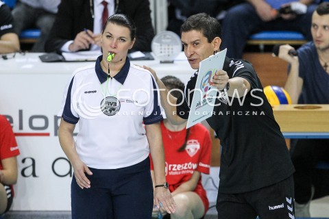  19.11.2017 RZESZOW <br />SIATKOWKA LIGA SIATKOWKI KOBIET LSK 2017/2018 WOMEN VOLLEYBALL POLAND POLISH LEAGUE <br />MECZ DEVELOPRES SKYRES RZESZOW - IMPEL WROCLAW <br />N/Z LORENZO MICELLI - I TRENER ( HEAD COACH ) SEDZINA SEDZIA ANNA NIEDBAL <br /> 