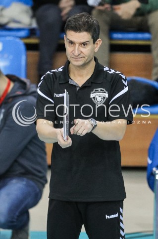  19.11.2017 RZESZOW <br />SIATKOWKA LIGA SIATKOWKI KOBIET LSK 2017/2018 WOMEN VOLLEYBALL POLAND POLISH LEAGUE <br />MECZ DEVELOPRES SKYRES RZESZOW - IMPEL WROCLAW <br />N/Z LORENZO MICELLI - I TRENER ( HEAD COACH ) SYLWETKA <br /> 