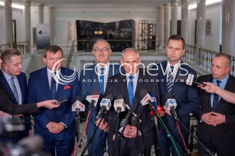  22.11.2017 WARSZAWA SEJM<br />52. POSIEDZENIE SEJMU RP<br />N/Z JAKUB STEFANIAK WLADYSLAW KOSINIAK KAMYSZ MIECZYSLAW KASPRZAK MAREK TOBISZEWSKI ZASTEPCA BURMISTRZA DRAWSKA POMORSKIEGO KONFERENCJA DOTYCZACA GMINY DRAWSKO W ZACHODNIOPOMORSKIEM LIKWIDACJA GMINY OSTROWICE<br /> 