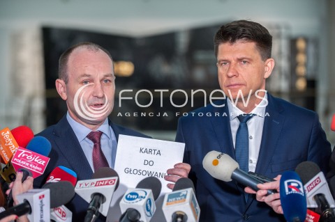  22.11.2017 WARSZAWA SEJM<br />52. POSIEDZENIE SEJMU RP<br />N/Z RYSZARD PETRU MAREK SOWA KONFERENCJA NA TEMAT KART DO GLOSOWANIA<br /> 