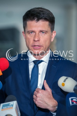  22.11.2017 WARSZAWA SEJM<br />52. POSIEDZENIE SEJMU RP<br />N/Z RYSZARD PETRU KONFERENCJA NA TEMAT KART DO GLOSOWANIA<br /> 