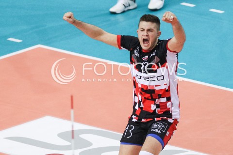  22.11.2017 RZESZOW <br />SIATKOWKA PLUS LIGA 2017/2018 MEN VOLLEYBALL POLAND POLISH PLUSLIGA LEAGUE SEASON 2017/2018 <br />MECZ ASSECO RESOVIA RZESZOW - ALURON VIRTU WARTA ZAWIERCIE <br />N/Z MATEUSZ MASLOWSKI SYLWETKA RADOSC EMOCJE <br /> 