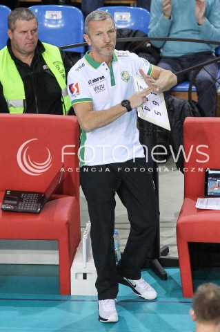  22.11.2017 RZESZOW <br />SIATKOWKA PLUS LIGA 2017/2018 MEN VOLLEYBALL POLAND POLISH PLUSLIGA LEAGUE SEASON 2017/2018 <br />MECZ ASSECO RESOVIA RZESZOW - ALURON VIRTU WARTA ZAWIERCIE <br />N/Z EMANUELE ZANINI - I TRENER ( HEAD COACH ) SYLWETKA <br /> 