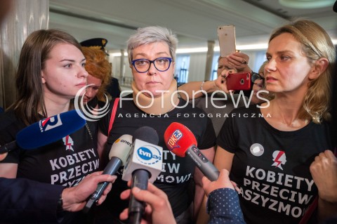  23.11.2017 WARSZAWA SEJM<br />POSIEDZENIE SEJMU RP<br />N/Z DZIALACZKI WARSZAWSKIEGO STRAJKU KOBIET OBYWATELE RP KOBIETY PRZECIW FASZYZMOWI<br /> 