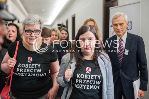  23.11.2017 WARSZAWA SEJM<br />POSIEDZENIE SEJMU RP<br />N/Z MARTA PUCZYNSKA MARCIN SWIECICKI DZIALACZKI WARSZAWSKIEGO STRAJKU KOBIET OBYWATELE RP KOBIETY PRZECIW FASZYZMOWI<br /> 