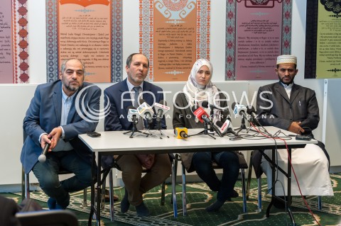  27.11.2017 WARSZAWA<br />
KONFERENCJA W CENTRUM KULTURY MUZULMASKIEJ DOTYCZACA DEWASTACJI OSRODKA<br />
N/Z ANNA LUKJANOWICZ YUSUF CHADID  NAJIB AL-SABAHI ABDUL JABBAR KOUBAISY DYREKTOR OSRODKA KULTIRY MUZULMANSKIEJ<br />
 