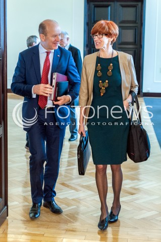  28.11.2017 WARSZAWA<br />POSIEDZENIE RADY MINISTROW<br />N/Z ELZBIETA RAFALSKA KONSTANTY RADZIWILL<br /> 