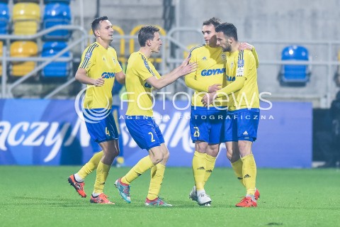  29.11.2017 GDYNIA<br />PILKA NOZNA - PUCHAR POLSKI PZPN 2017/2018<br />MECZ ARKA GDYNIA - CHROBRY GLOGOW<br />N/Z DAWID SOLDECKI TADEUSZ SOCHA MARCIN WARCHOLAK FILIP JAZVIC GOL RADOSC BRAMKA NA 1:0<br /> 