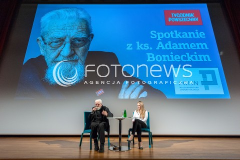  01.12.2017 WARSZAWA<br />SPOTKANIE Z KSIEDZEM ADAMEM BONIECKIM W MUZEUM POLIN PT. WOLNOSCI ODDAC NIE UMIEM <br />N/Z ADAM BONIECKI ANNA GOC<br /> 