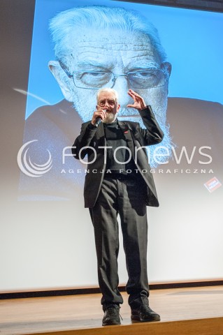  01.12.2017 WARSZAWA<br />SPOTKANIE Z KSIEDZEM ADAMEM BONIECKIM W MUZEUM POLIN PT. WOLNOSCI ODDAC NIE UMIEM <br />N/Z ADAM BONIECKI<br /> 