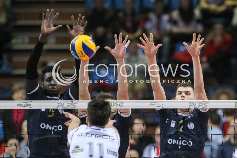  01.12.2017 RZESZOW<br />SIATKOWKA PLUSLIGA 2017/2018 MEN VOLLEYBALL POLAND POLISH PLUS LIGA LEAGUE SEASON 2017/2018<br />MECZ ASSECO RESOVIA RZESZOW - ONICO WARSZAWA <br />N/Z SHARONE VERNON - EVANS BARTOSZ KWOLEK BLOK <br /> 