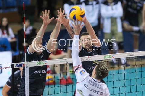  01.12.2017 RZESZOW<br />SIATKOWKA PLUSLIGA 2017/2018 MEN VOLLEYBALL POLAND POLISH PLUS LIGA LEAGUE SEASON 2017/2018<br />MECZ ASSECO RESOVIA RZESZOW - ONICO WARSZAWA <br />N/Z ANDRZEJ WRONA ANTOINE BRIZARD BLOK <br /> 