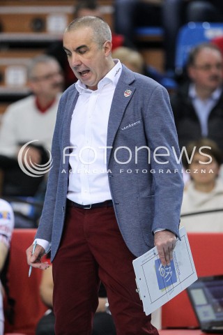  01.12.2017 RZESZOW<br />SIATKOWKA PLUSLIGA 2017/2018 MEN VOLLEYBALL POLAND POLISH PLUS LIGA LEAGUE SEASON 2017/2018<br />MECZ ASSECO RESOVIA RZESZOW - ONICO WARSZAWA <br />N/Z ROBERTO SERNIOTTI - I TRENER ( HEAD COACH ) SYLWETKA<br /> 