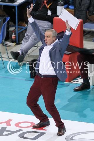  01.12.2017 RZESZOW<br />SIATKOWKA PLUSLIGA 2017/2018 MEN VOLLEYBALL POLAND POLISH PLUS LIGA LEAGUE SEASON 2017/2018<br />MECZ ASSECO RESOVIA RZESZOW - ONICO WARSZAWA <br />N/Z ROBERTO SERNIOTTI - I TRENER ( HEAD COACH ) SYLWETKA<br /> 